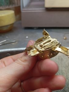 Collana tartaruga in oro 18kt con quarzo rutilato e diamanti